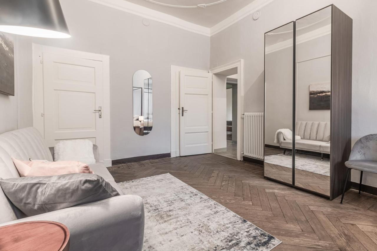 5 Min Historic Center Luxury White Lotus Mansion Apartment Como Bagian luar foto