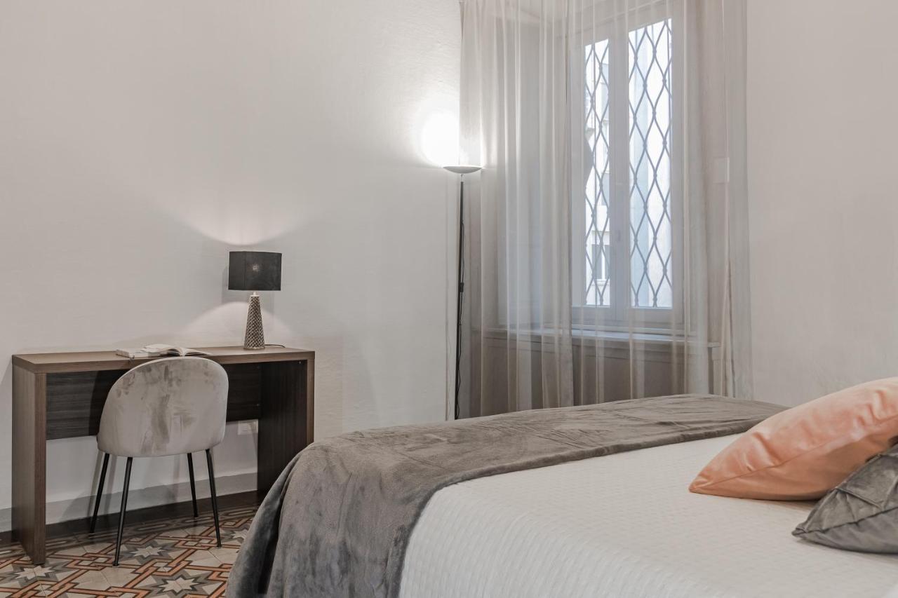 5 Min Historic Center Luxury White Lotus Mansion Apartment Como Bagian luar foto