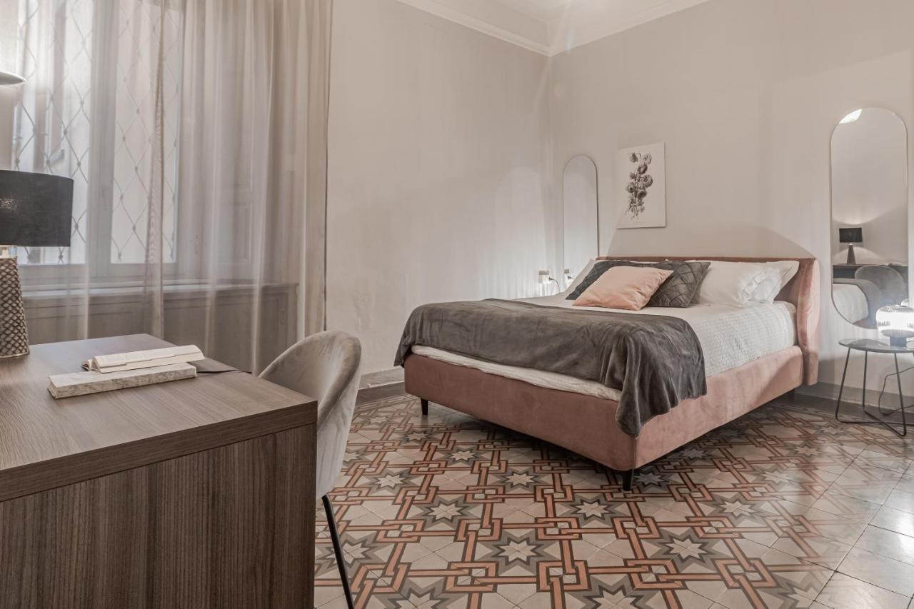 5 Min Historic Center Luxury White Lotus Mansion Apartment Como Bagian luar foto