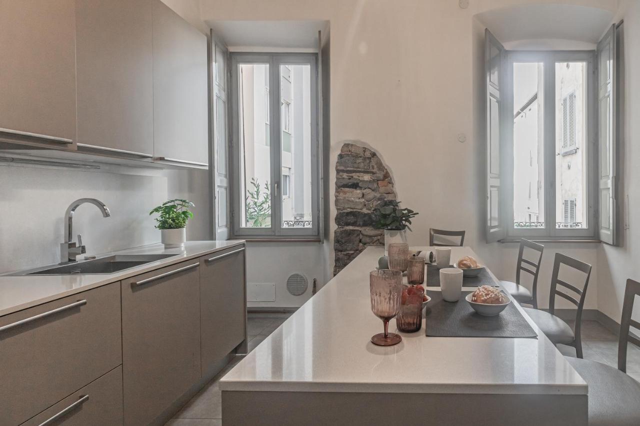 5 Min Historic Center Luxury White Lotus Mansion Apartment Como Bagian luar foto