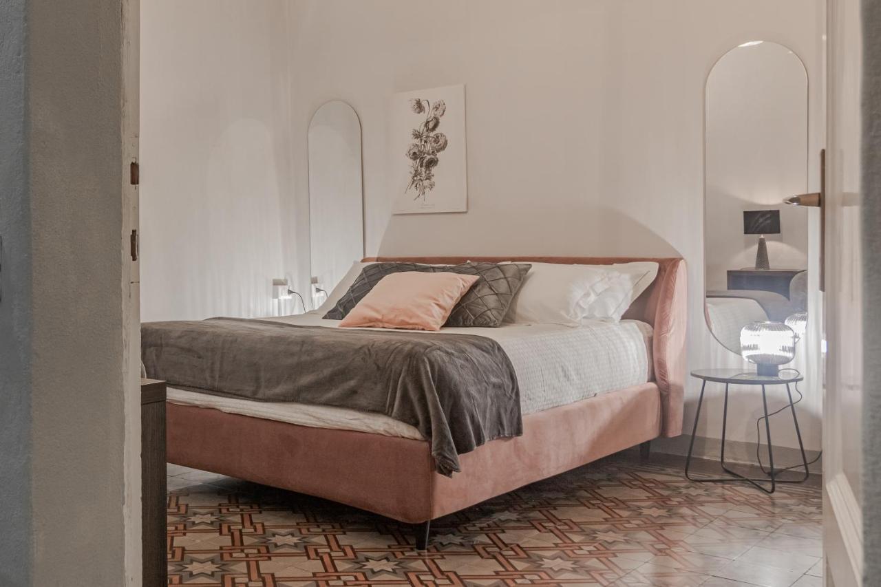 5 Min Historic Center Luxury White Lotus Mansion Apartment Como Bagian luar foto
